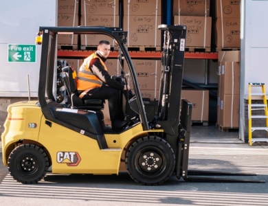 Доступные модели электрических погрузчиков Cat® для работ лёгкой интенсивности
